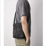 WiWU® Camou Crossbody Waterproof Multi usage Messenger Bag- Black / Camouflage (Large Size) - الصورة 9